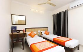 Hotel Half Moon Chennai